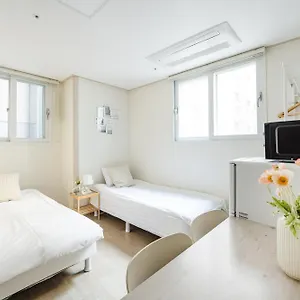Apartment Ehwa Blossom, Seoul