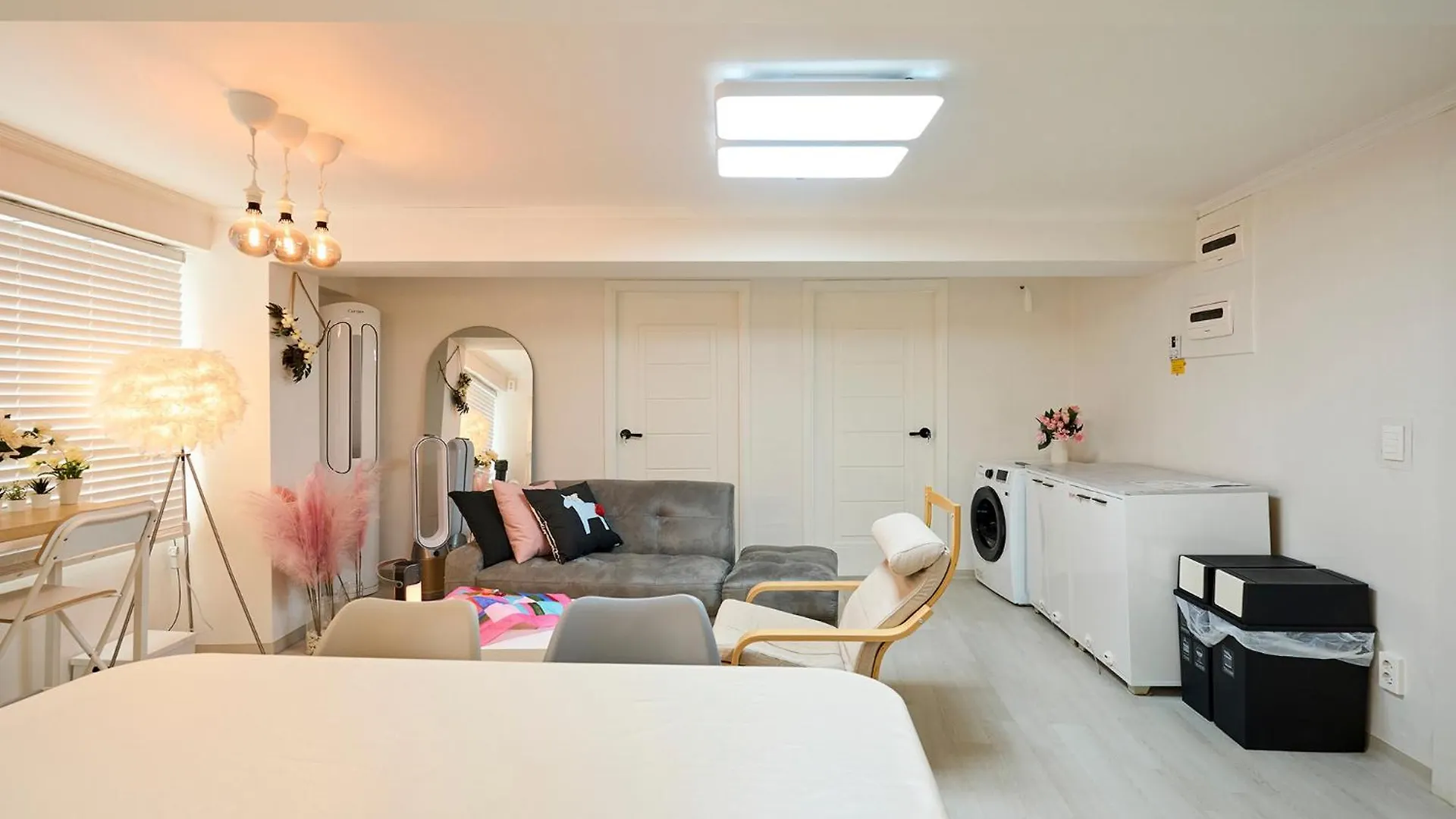 Best, Private, 3 Rooms, Hongdae, 6 Persons Seoul South Korea