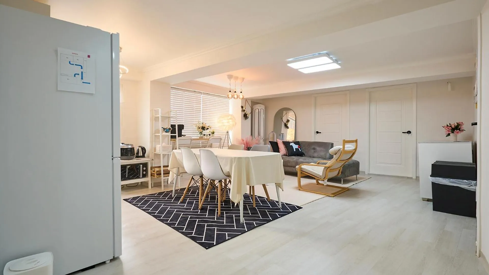 Best, Private, 3 Rooms, Hongdae, 6 Persons Seoul Apartment